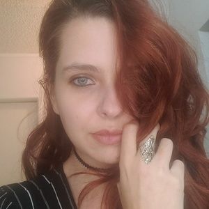 Meet your Posher, Alyx